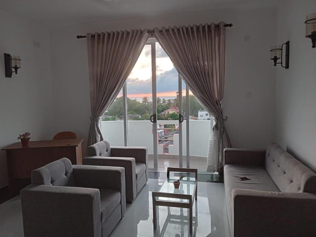 Para Inn Residence Dehiwala-Mount Lavinia Buitenkant foto